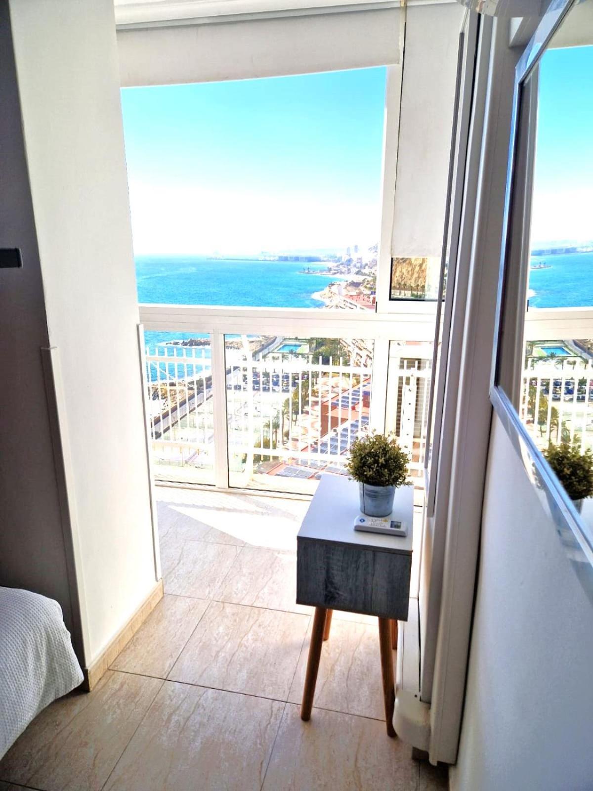 Vistas Al Mar. Gran Salon. Playa A 1 Minuto. Wifi Apartment Alicante Bagian luar foto