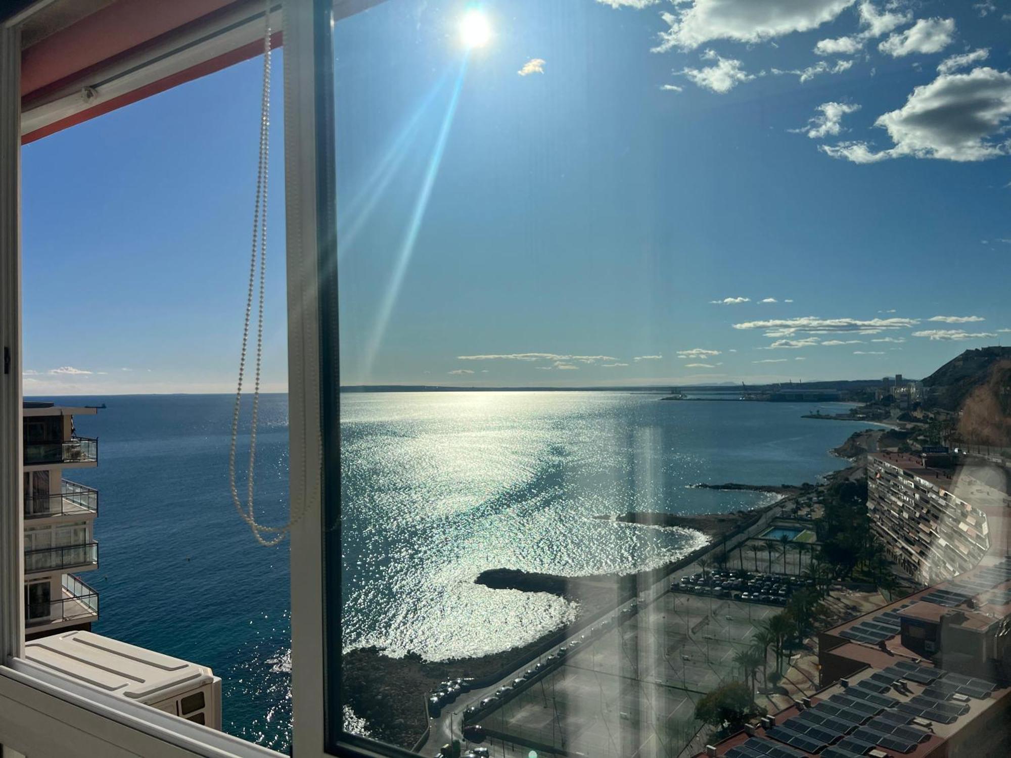 Vistas Al Mar. Gran Salon. Playa A 1 Minuto. Wifi Apartment Alicante Bagian luar foto